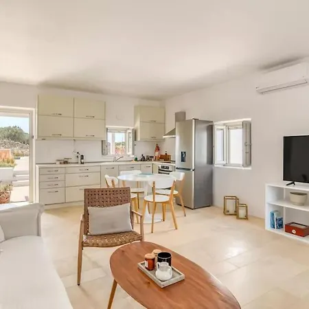 Βίλα Villamar - Private With Pool In Naoussa Isterni (Paros)