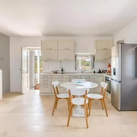 Villa Villamar - Private With Pool In Naoussa