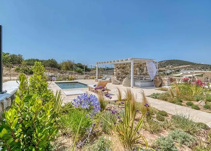 Villamar - Private With Pool In Naoussa Villa *